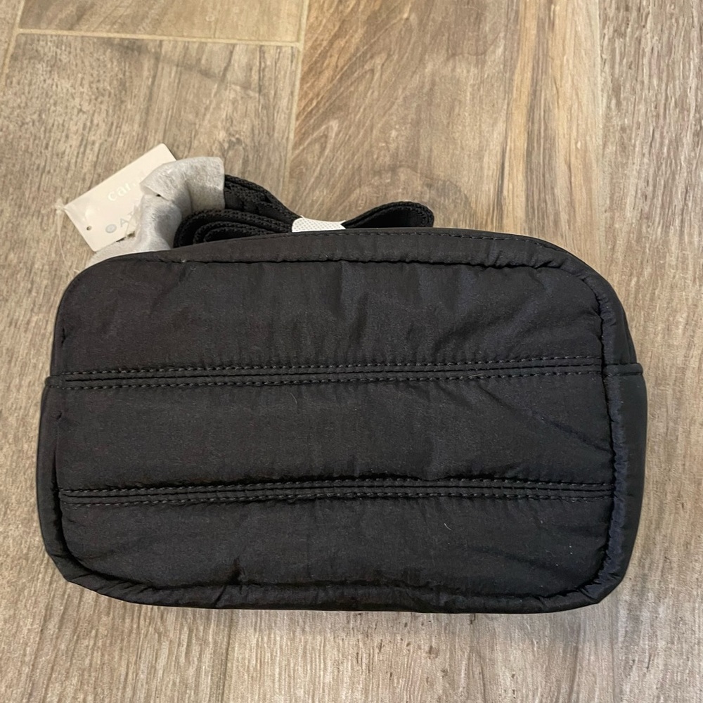 ❤️ ATHLETA CARAA BLACK QUILTED BELT BAG